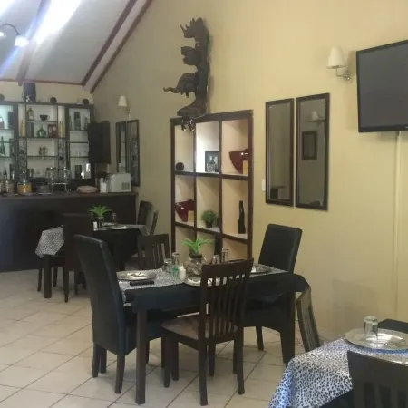 Mcbest Guest House Отели в г. Эрмело