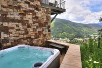 The Arrabelle at Vail Square, a RockResort - Hot Tub