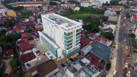 Odua Weston Jambi Отели в г. Tambak Sari