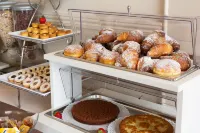 HNN Luxury Suites - sarapan