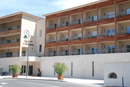 Hôtel A Madonetta Отели рядом с достопримечательностью «Office Municipal de Tourisme de Bonifacio»