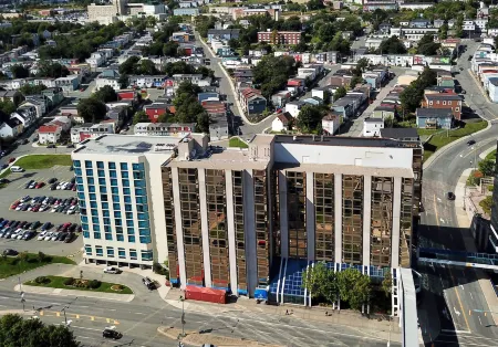 Delta Hotels St. John's Conference Centre Отели рядом с достопримечательностью «Мемориал Юниверсити оф Ньюфаундленд»