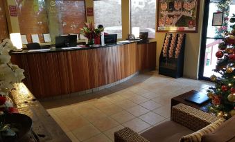 Clarion Suites Roatan at Pineapple Villas