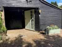 2 Bed Barn - Sleeps 4 - Pets - Parking - Wifi Hotels in Wisbech