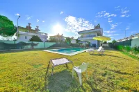 EV Apartments - Homestays