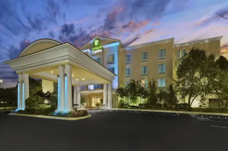 Holiday Inn Express & Suites CONCORD by IHG