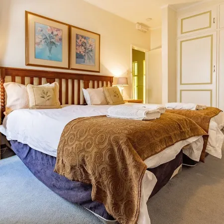 Bay Tree Guest House Отели рядом с достопримечательностью «Лофтус Версфельд»