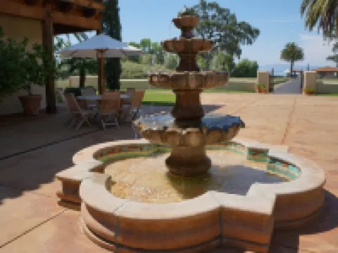 Lakeview Inn Hotels in Lucerne