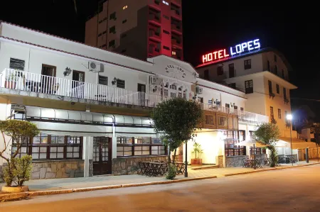 Hotel Lopes Caxambu Отели в г. Кашамбу