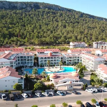 Akbuk Palace Hotel & Residence