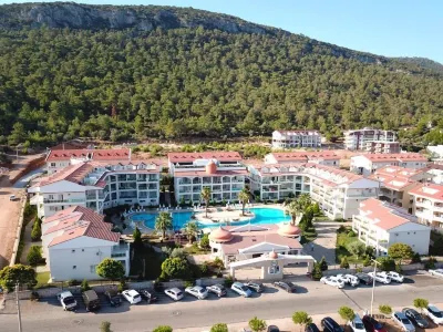 Akbuk Palace Hotel & Residence Hotels in Kapıkırı
