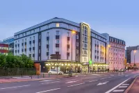 กัมปานีล ไพรม์ - ซูเรนส์ - ลา เดฟองส์