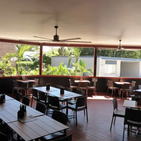 The Commercial Hotel Motel