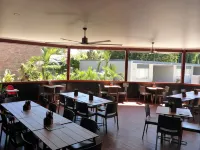 โรงแรมเดอะ คอมเมอร์เชียล โมเทล