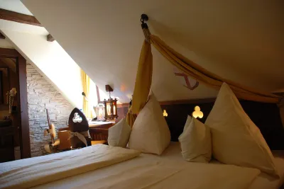Mittelalterhotel-Gästehaus Rauchfang Các khách sạn ở Hagnau am Bodensee