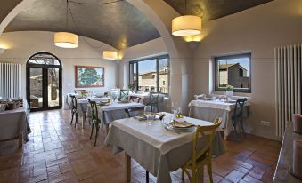 Encís d'Empordà -Adults Only-