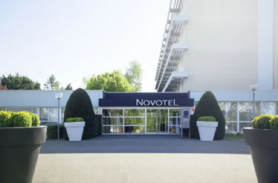 普瓦西奧熱瓦勒諾富特酒店