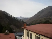 Okada Ryokan Warakutei - Mountain view