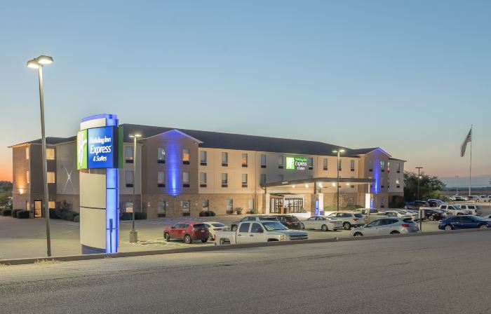 Holiday Inn Express & Suites N WACO AREA - WEST by IHG