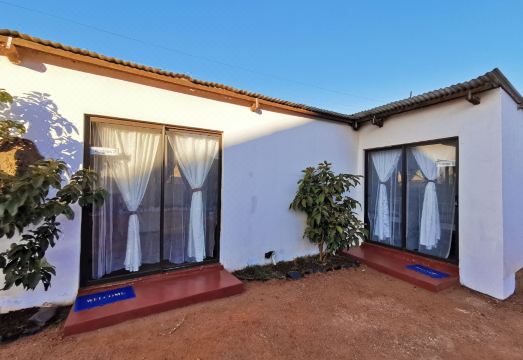 벅스우드 힐탑 야외 수영장 또는 정원