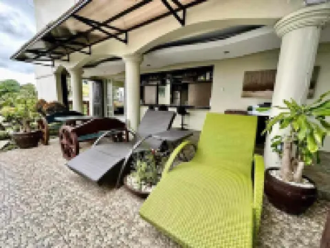 Avana Hills Tagaytay Villa