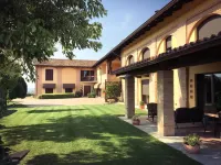 Cascina Cortine Hôtels à : Monta