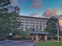 Hilton Garden Inn Atlanta Perimeter Center Hotel dekat Publix Super Market at Oglethorpe Crossing