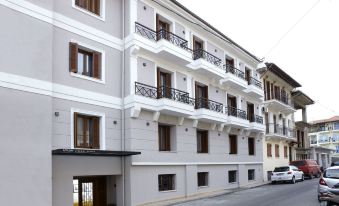 Apollon Library Suites