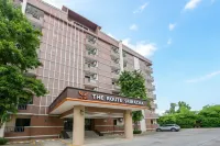 The Route Sriracha Hotel and Residence Hoteles en Laem Chabang
