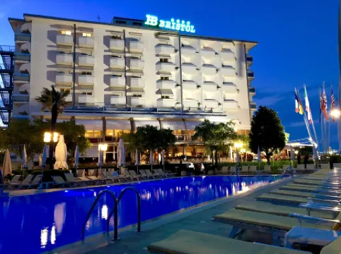 Hotel Bristol