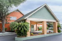 Hawthorn Suites by Wyndham North Charleston SC Hotels near Charleston Southern University