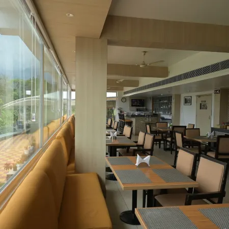 Hotel River Retreat