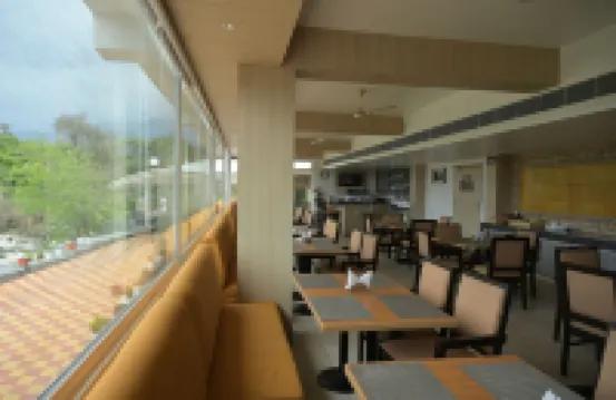 Hotel River Retreat