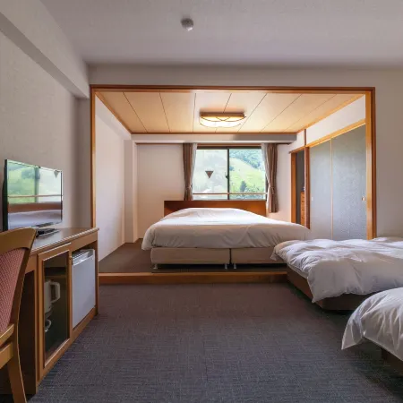 Hakuba Panorama Hotel Отели в г. Хакуба