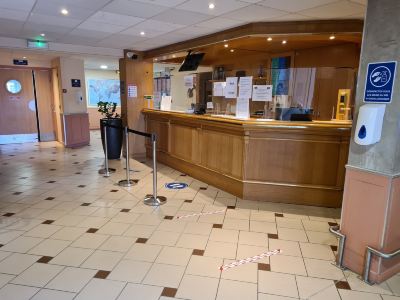 フロントデスク コンフォート ホテル エアポート CDGの写真