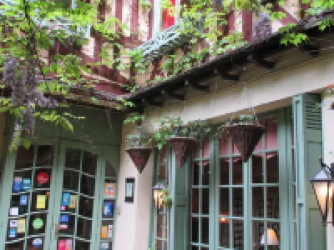 Le Vieux Carré Hotels near Rouen-Rive-Droite Station