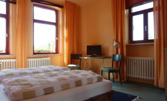 Waldhaus Colditz Garni