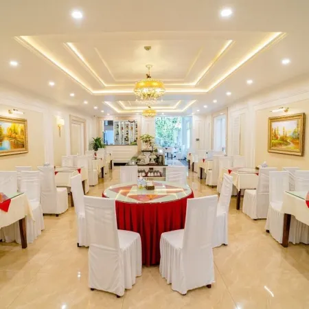 Hoang Hai Hotel Отели рядом с достопримечательностью «Оперный Театр»