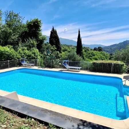 Hill Palace Villa, Private Pool, Sea View, Full Privacy, Easy Accessible by Car