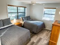 Poppy's Place is your unique Steinhatchee destination with river/gulf access Hotel di Steinhatchee