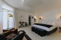 Le Meez Hotels in Palaja