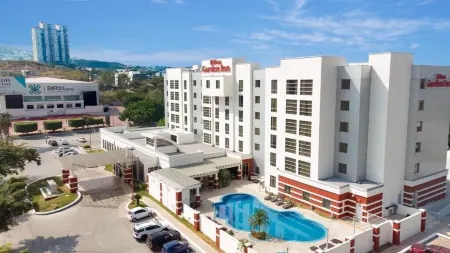 Hilton Garden Inn Tuxtla Gutierrez Отели в г. Тустла-Гутьеррес