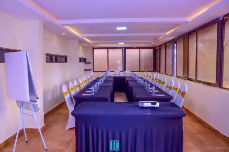 Ebisa Hotel Marsabit Отели в г. Марсабит