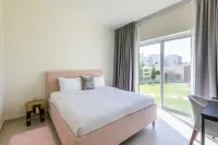 Phaedrus Living Urbana Serenity Escape