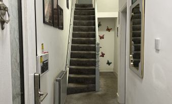 Quirky Oasis Anfield