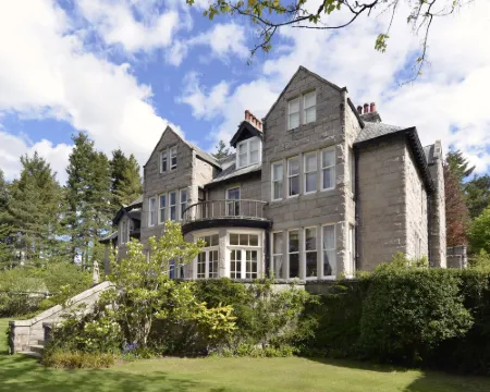 Lys-Na-Greyne Hotels in Aboyne