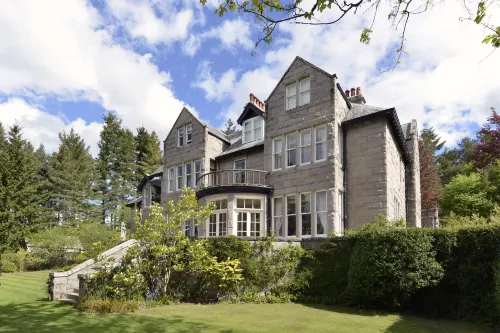 Lys-Na-Greyne Hotels in Banchory