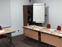 Kyriad Bordeaux - MÉRIGNAC AÉROPORT