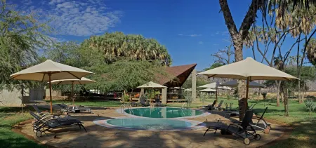 Ashnil Samburu Camp Отели в г. Isiolo West