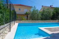 Pansion Tina - Pools